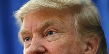 When You Leave Your Bench To Find More Plates And You See Someone Unracking It