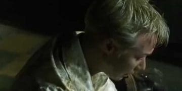 When You Keep Checking The Fridge For Something Good To Eat But It's Still Full Of Healthy Shit