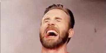 Doctor You're Injured I Want You To Lift Light Weights For A Few Weeks Me