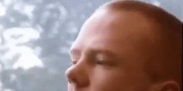 When It's Rest Day But All You're Thinking About Is Super Setting Squats And Dumbbell Curls