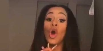 When You See Someone Curling In The Squat Rack