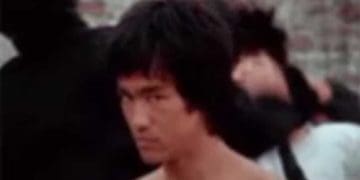 When The Gym Employee Says You're Deadlifting Grunts Are Disturbing Others