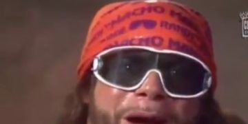 Me Fully Determined To Bench Two Plates My Shoulders frame at ms